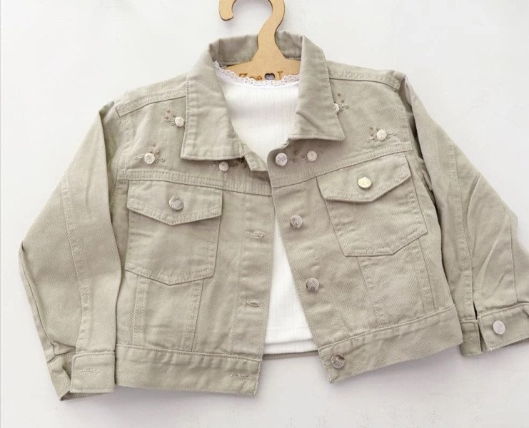 CAMPERA DE JEANS BORDADA MOM BEIGE26