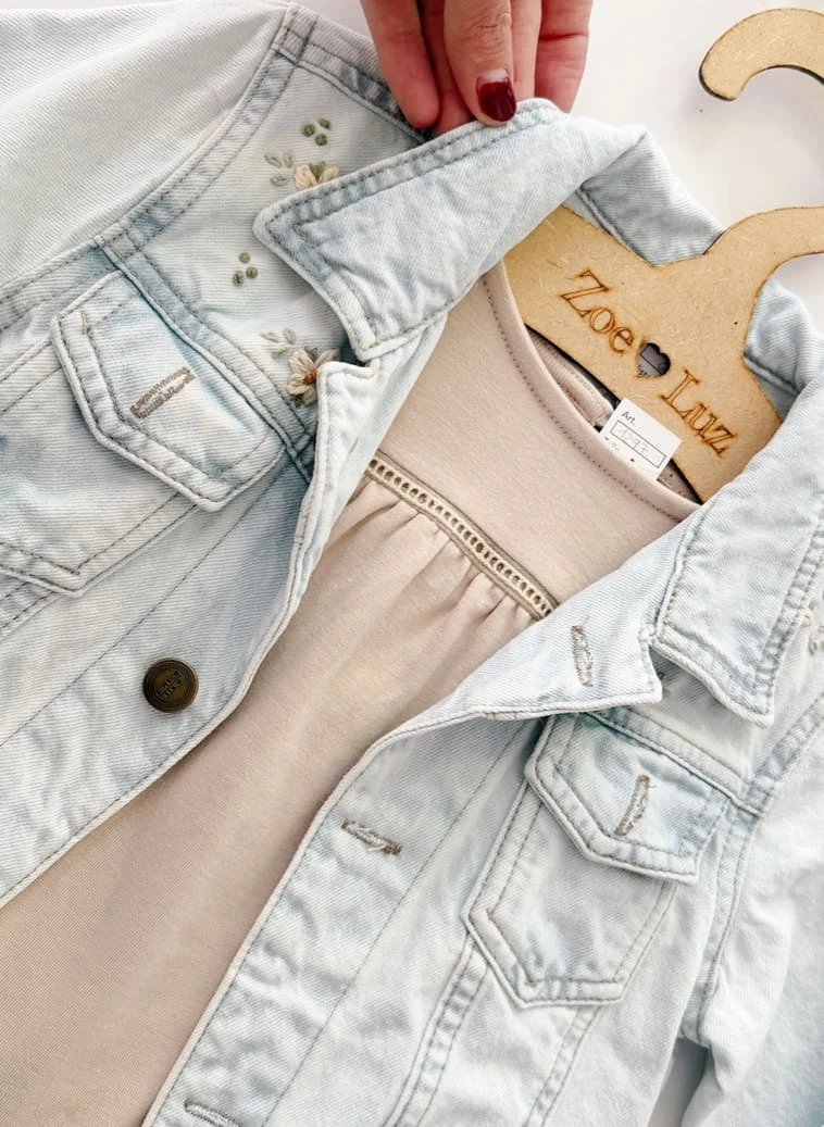 CAMPERA DE JEANS BORDADA 26