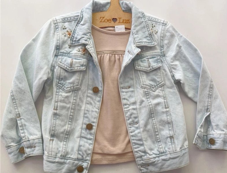 CAMPERA DE JEANS BORDADA 26