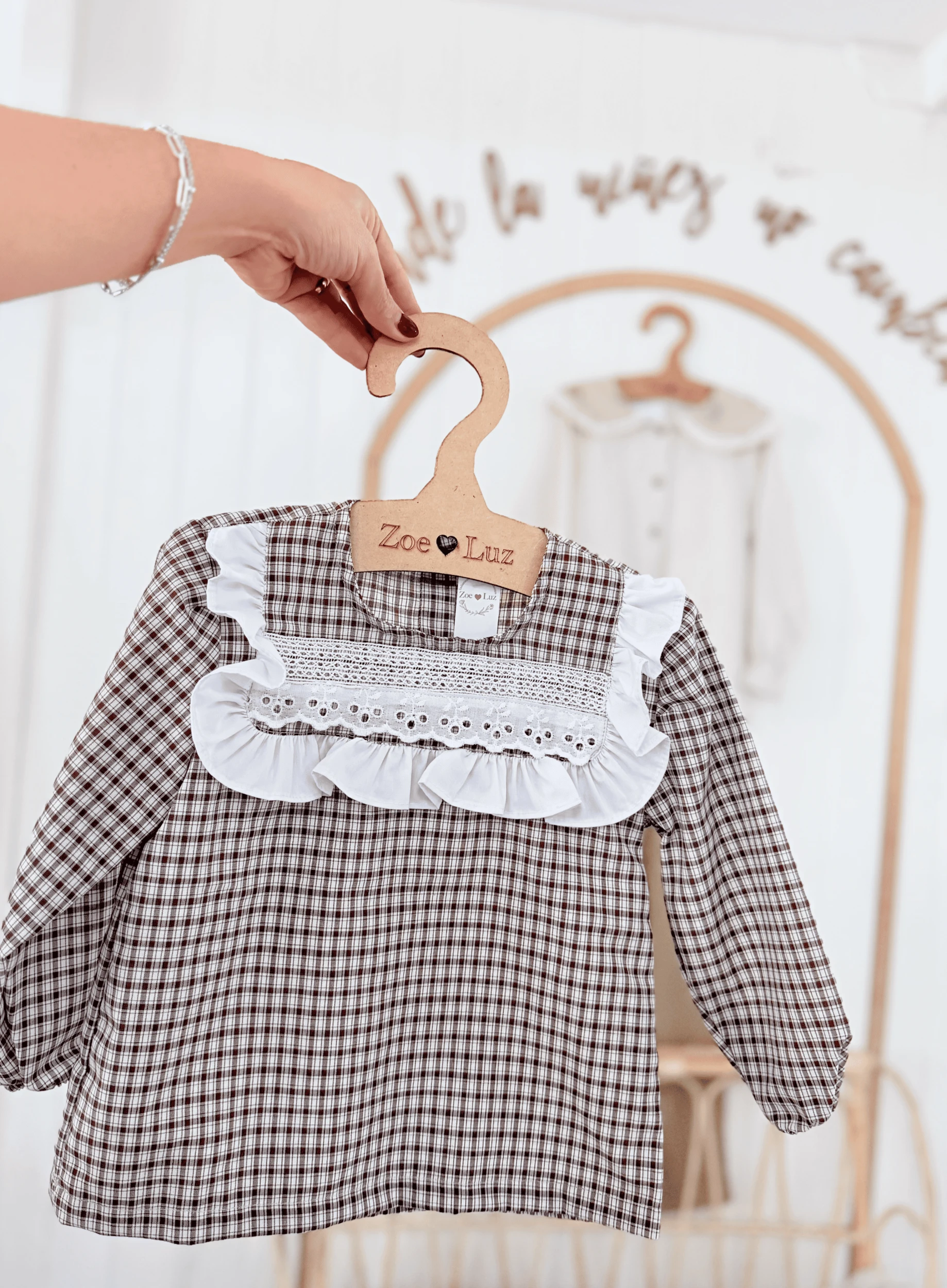 CAMISA POPLIN PUNTILLA 26